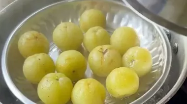 Winter mixed vegetable and amla pickle in mustard oil 2